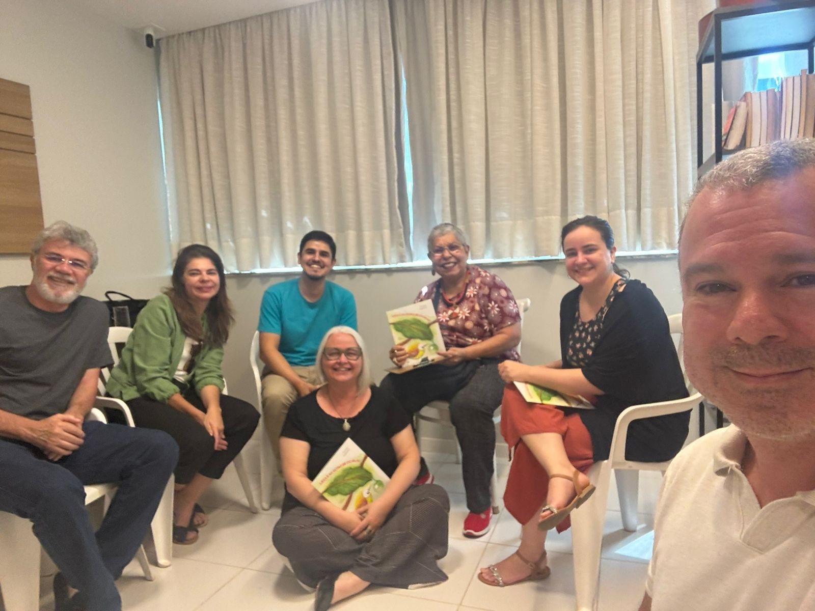 Roda de Atendimento Fraterno — grupo na sala 705